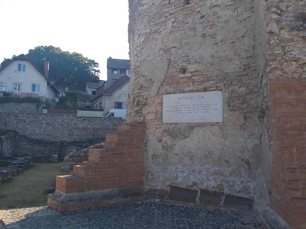 Galeria Villa Veszprém Buitenkant foto