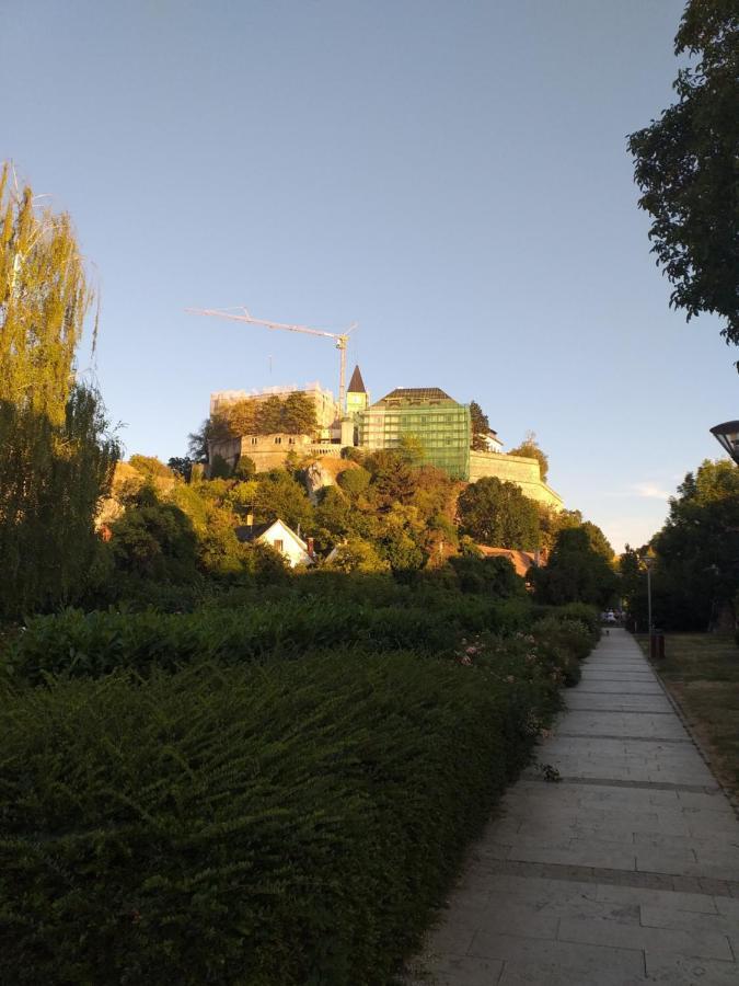 Galeria Villa Veszprém Buitenkant foto
