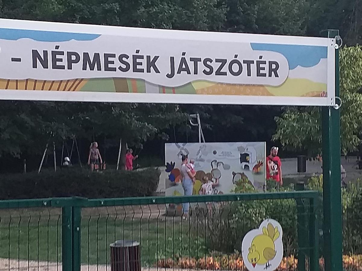 Galeria Villa Veszprém Buitenkant foto